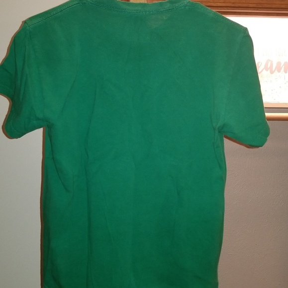 Green graphic tee shirt - Picture 2 of 3